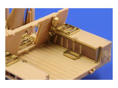 M-1151 EAC interior 1/35 - Academy Minicraft - image 7