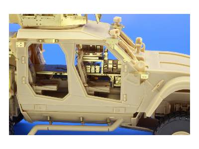 M-ATV MRAP interior 1/35 - Kinetic - image 14