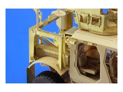 M-ATV MRAP exterior 1/35 - Kinetic - image 12