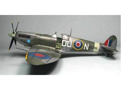 Spitfire Mk. IXc late version 1/48 - image 62
