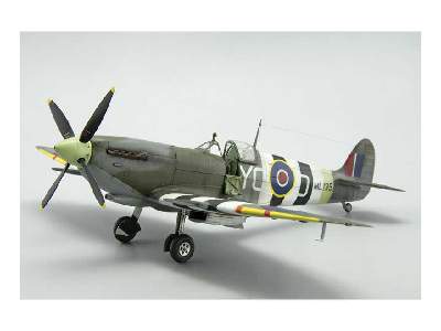 Spitfire Mk. IXc late version 1/48 - image 93