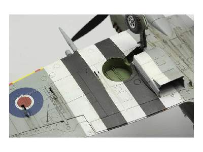 Spitfire Mk. IXc late version 1/48 - image 102