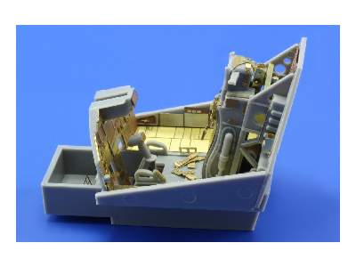 F-117 interior S. A. 1/32 - Trumpeter - image 6