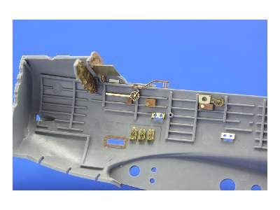 TBD-1 interior S. A. 1/48 - Great Wall Hobby - image 2