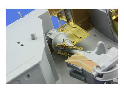 B-25 fuselage interior 1/32 - Hk Models - image 11