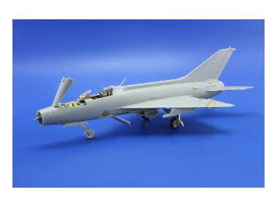 MiG-21F-13 exterior 1/48 - Trumpeter - image 11