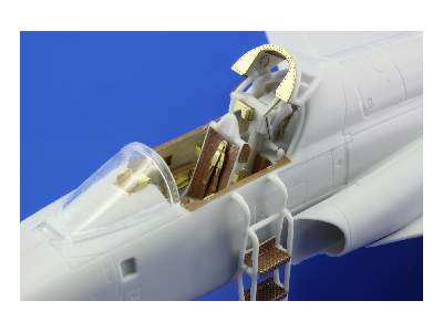 CF-5A/ CF-116 interior S. A. 1/48 - Kinetic - image 2