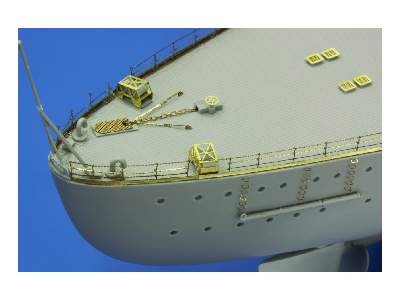 Bismarck part 3 - chain bar railings 1/200 - Trumpeter - image 9