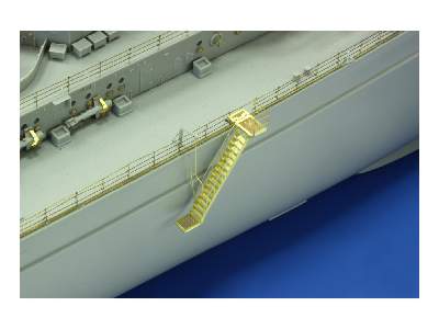 Bismarck part 5 - rear area 1/200 - Trumpeter - image 7