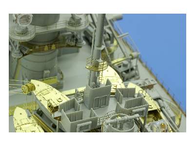 Bismarck part 5 - rear area 1/200 - Trumpeter - image 8