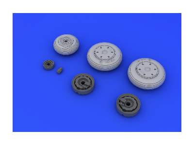 MiG-21F wheels 1/48 - Trumpeter - image 4