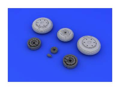 MiG-21F wheels 1/48 - Trumpeter - image 5