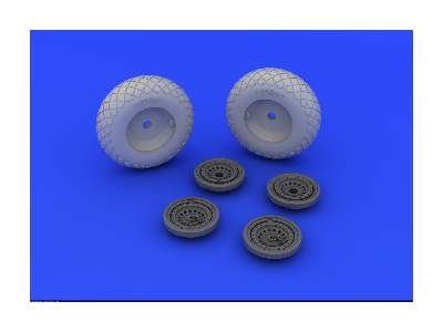 B-17G wheels 1/72 - Revell - image 5