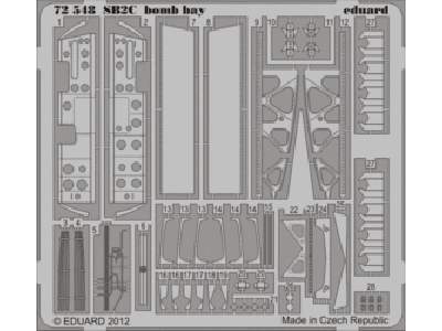 SB2C bomb bay 1/72 - Cyber Hobby - image 1