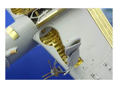 SB2C undercarriage 1/72 - Cyber Hobby - image 2