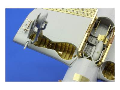 SB2C undercarriage 1/72 - Cyber Hobby - image 4