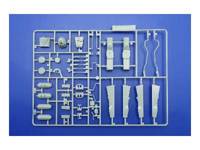 Pacific Lightnings 1/48 - image 14