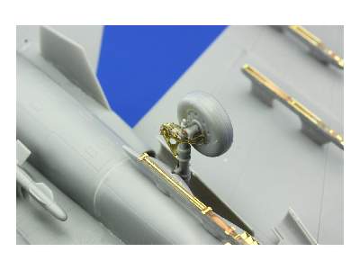 Su-27UB S. A. 1/72 - Trumpeter - image 10