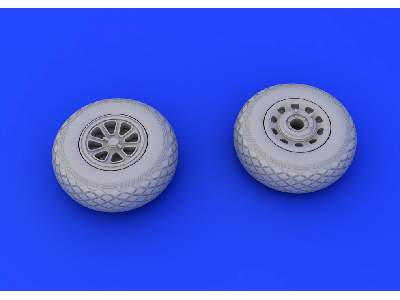 P-51 wheels 1/72 - Tamiya - image 4