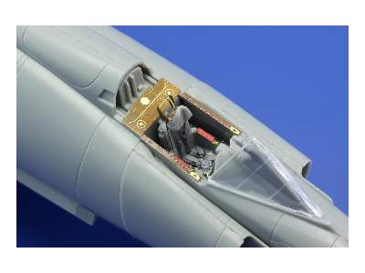 F-102 S. A. 1/72 - Meng - image 15