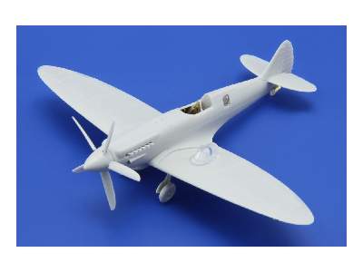 Spitfire PR. XIX 1/72 - Airfix - image 2