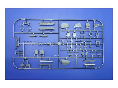 Bf 109E-7 Trop 1/48 - image 11