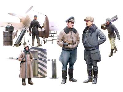 WWII German Luftwaffe Pilots and Ground Personnel - Winter  - image 1