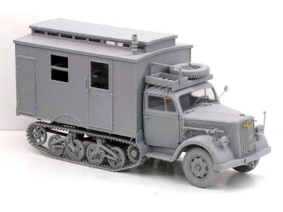 Sd.Kfz.3 Maultier Ambulans - image 6