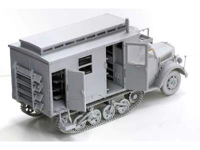 Sd.Kfz.3 Maultier Ambulans - image 9