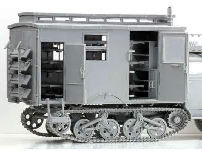 Sd.Kfz.3 Maultier Ambulans - image 10