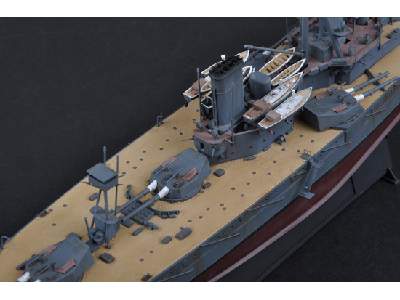 HMS Dreadnought 1915 - image 17