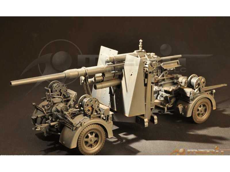 Flak 36 88mm Anti-Aircraft Gun with Carriage - image 1