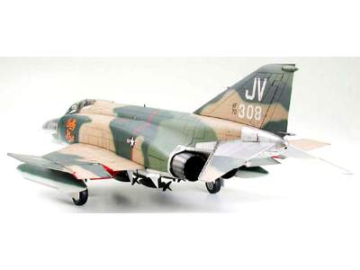 McDonnell Douglas F-4E Phantom II Early Production - image 2