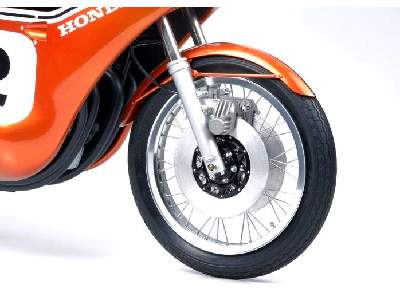 Honda CB750 Racing - image 6