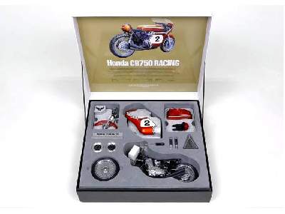 Honda CB750 Racing - image 8