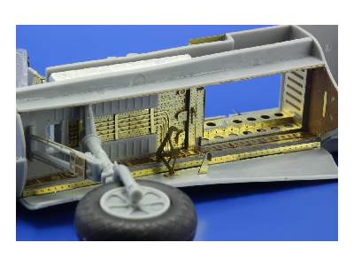 P-61A/ B undercarriage 1/32 - Hobby Boss - image 7