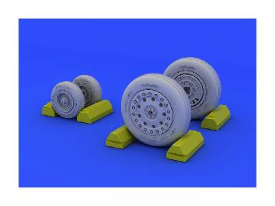 F-4B/ N wheels 1/48 - Academy Minicraft - image 2