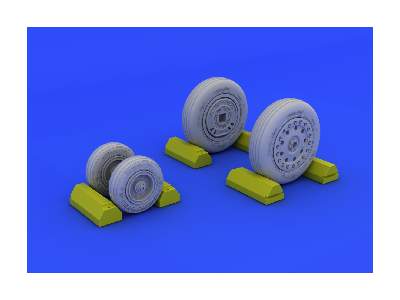 F-4B/ N wheels 1/48 - Academy Minicraft - image 4