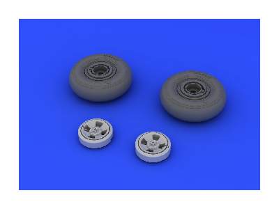 Spitfire wheels - 4 spoke 1/48 - Eduard - image 4