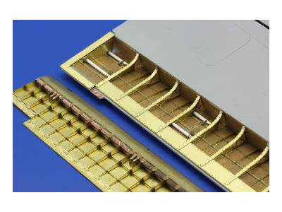 B-17G landing flaps 1/32 - Hk Models - image 5