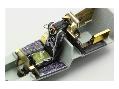 F-4B interior S. A. 1/48 - Academy Minicraft - image 4