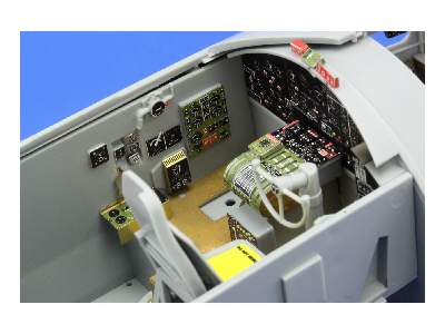 B-17G interior S. A. 1/32 - Hk Models - image 9