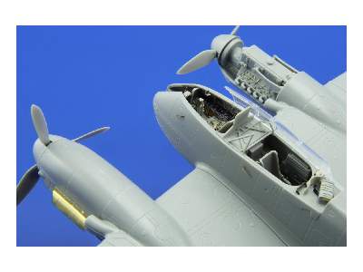 Me 410B-2/ U-4 engine 1/48 - Meng - image 5