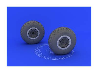 B-17 wheels 1/32 - Hk Models - image 2