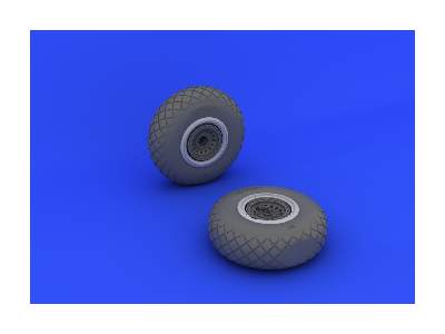 B-17 wheels 1/32 - Hk Models - image 4