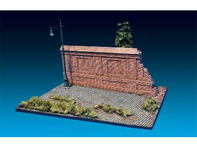 Diorama w/Brick Wall - image 5