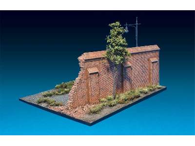 Diorama w/Brick Wall - image 8