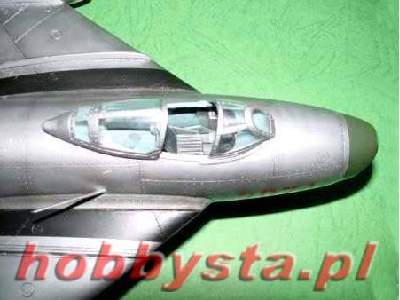 Mikoyan MiG-17PF Fresco (F-5A) - image 5