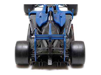 Red Bull Racing Renault RB6 - image 2