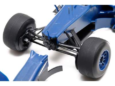 Red Bull Racing Renault RB6 - image 10